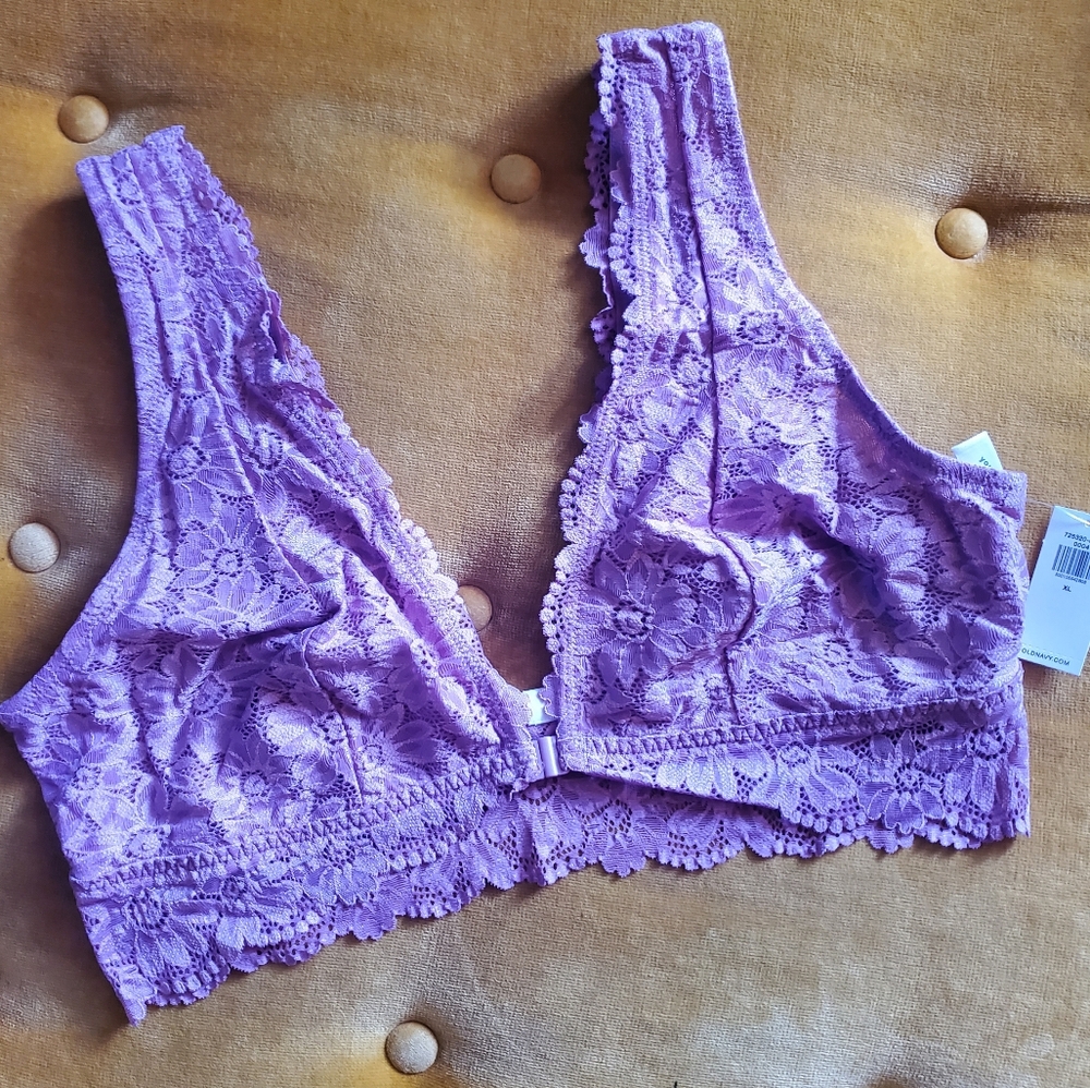 Old Navy Lace Bralette with Front closure fits like Large 40/B